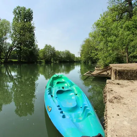 Eau Petit Bois Maison Bord Du Loing With Canoe *